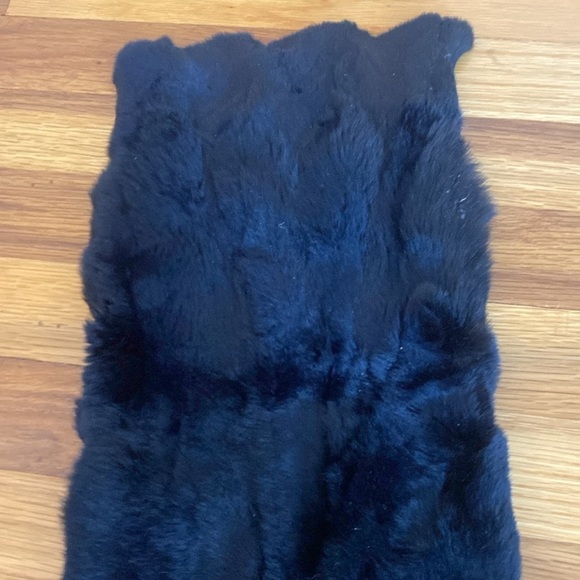 St. Emile Women’s Black Fur Scarf OS - Picture 3 of 6